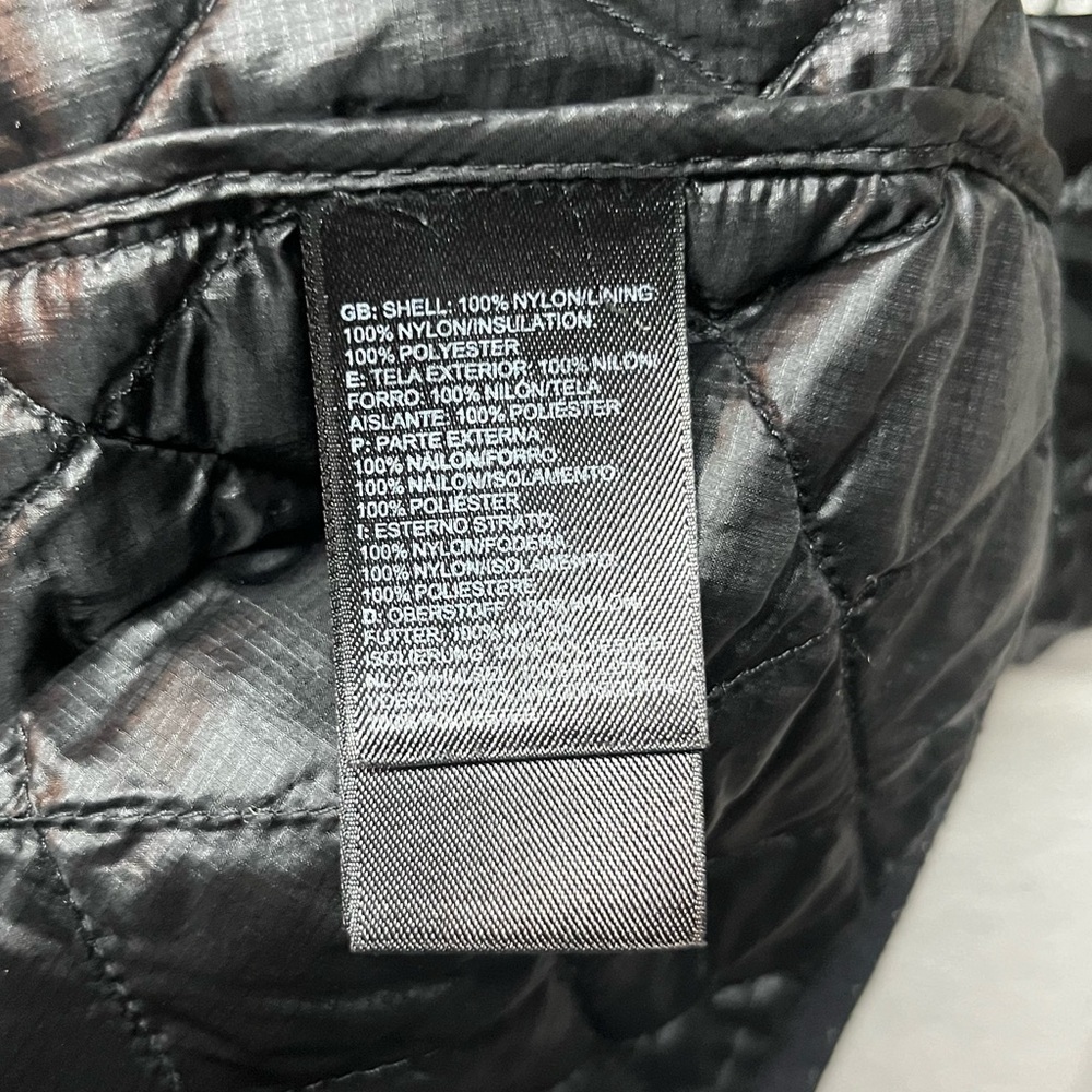 The North Face Charcoal Quilted Vest. XS - Picture 4 of 5